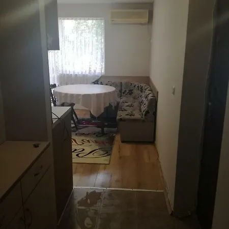 Apartament Malomir *